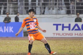 Hoãn giải nghệ, Văn Quyến bất ngờ trở lại đá tại AFC Cup