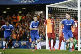 Chelsea thắng nhàn nhã Galatasaray, khi "voi rừng"... mất hút