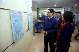 Phó Thủ tướng khảo sát việc cấp đăng ký kinh doanh tại Hà Nội