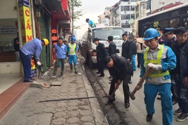 Hà Nội ban hành Quy tắc ứng xử công cộng: Khuyến cáo không chiếm dụng vỉa hè