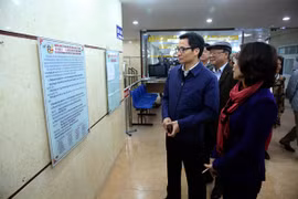 Phó Thủ tướng khảo sát việc cấp đăng ký kinh doanh tại Hà Nội