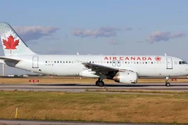 Máy bay của Canada Airline gặp nạn, 22 người bị thương