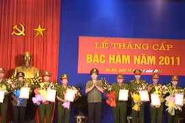 CATP thăng cấp hàm cho 4.000 cán bộ chiến sĩ