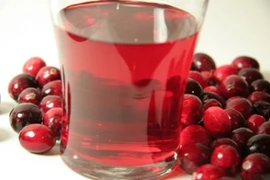 Sự thật uống nước ép nam việt quất chữa nhiễm trùng tiểu