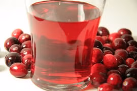 Sự thật uống nước ép nam việt quất chữa nhiễm trùng tiểu