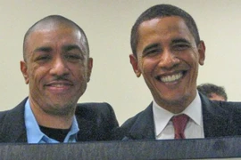 Em trai Tổng thống Obama suýt bị lừa