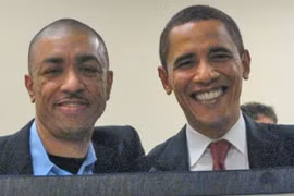 Em trai Tổng thống Obama suýt bị lừa