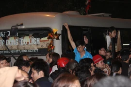 Không may khi đi hội cầu may