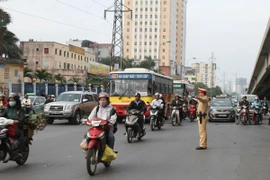 Chật vật ngày trở lại Thủ đô