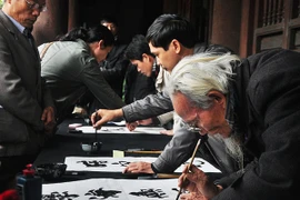 Giật mình về chất lượng lá sớ ở đền chùa 