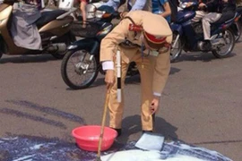 CSGT dọn “bẫy” xà phòng giữa ngã tư