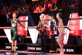 Chàng trai 18 tuổi với giọng hát hoài cổ khiến cả trường quay "nổi da gà"