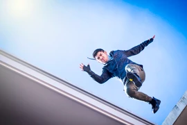 Cường Seven tự đóng 90% cảnh nguy hiểm trong "Lôi báo"