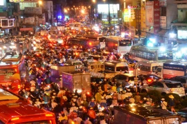 Thêm hình ảnh TP.HCM biến thành sông sau trận mưa lớn