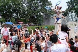 Xe biển xanh không được phép đi vào phố đi bộ hồ Hoàn Kiếm