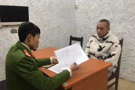 Bắt quả tang thanh niên mang 'thuốc lắc' đợi khách trước cửa nhà nghỉ để tiêu thụ