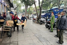 Thẳng tay dẹp bãi trông giữ xe nếu vi phạm khiến người dân bức xúc