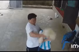 Điều tra vụ thiếu niên 14 tuổi bị ông nội của bạn đến tận nhà hành hung