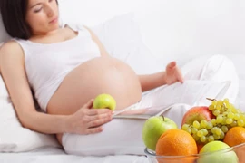 Mẹ ăn trái cây, con thông minh hơn