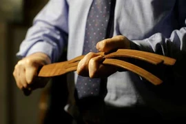 Nam sinh nhập viện vì bị hiệu trưởng và giáo viên đánh 