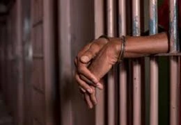 Bắt giữ người cha lạm dụng tình dục con gái suốt 5 năm