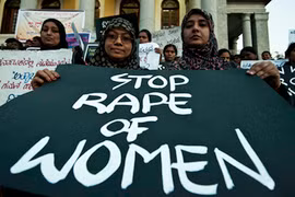 Bé gái 15 tuổi bị cưỡng hiếp, đầu độc tại nhà