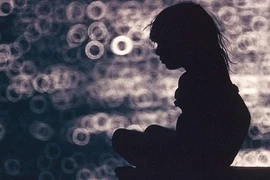 Bé gái 14 tuổi bị cậu cưỡng hiếp trong nhiều năm