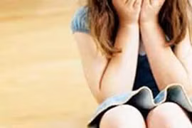 Ông già gần 60 bị bắt vì nghi sàm sỡ bé gái 9 tuổi