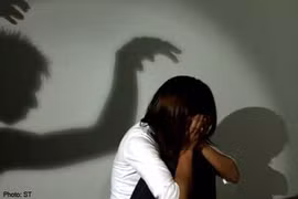 Bắt giam người cha đồi bại hiếp dâm con gái