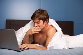 Vì sao nam giới thích xem phim “mát mẻ”?