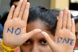 Bị hiếp dâm tập thể, bé gái 12 tuổi tử vong