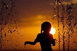 Ở nhà một mình, bé gái 4 tuổi bị hãm hiếp, giết hại