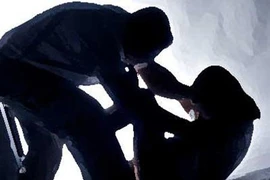 “Yêu râu xanh” ném nạn nhân khỏi xe tải sau khi cưỡng hiếp