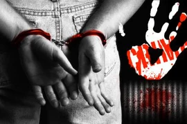 Trung Quốc: Nghịch tử giết cha mẹ rồi đốt xác