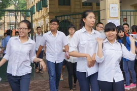 Hạ điểm chuẩn tuyển sinh lớp 10 THPT công lập