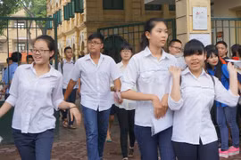 Hạ điểm chuẩn tuyển sinh lớp 10 THPT công lập