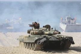 Ấn Độ điều 100 xe tăng tới sát biên giới Trung Quốc