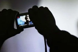 [Tin nhanh sáng 30-12-2021] Tống tiền nữ doanh nhân bằng ảnh khoả thân giả