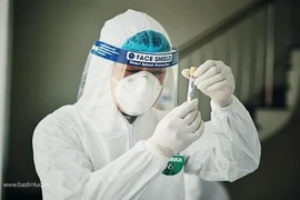 [Tin nhanh tối 25-7-2021] Khởi tố vụ lái xe đường dài lây Covid-19 cho con trai