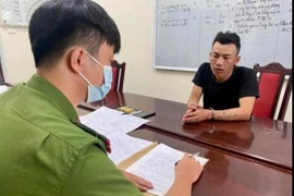 [Tin nhanh sáng 17-6-2021] Lý do người đàn ông giật 3 lọ thuốc tăng cường sinh lý