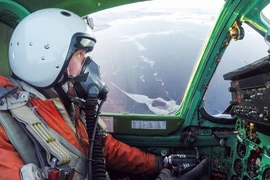 [ẢNH] Chuyên gia Nga giải thích tại sao đối phương phải rút lui khi gặp MiG-31