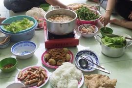 [Tin nhanh tối 7-8-2021] Nhóm ăn nhậu trong phòng trọ bị xử phạt 60 triệu đồng