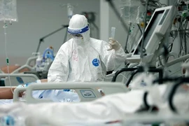 Việt Nam đẩy mạnh tìm kiếm thuốc điều trị Covid-19