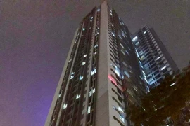 [Tin nhanh sáng 17-12-2021] Bé trai rơi từ tầng cao chung cư ở Hà Nội xuống đất tử vong