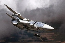 Su-24 Nga dội bom phá hủy căn cứ, tiêu diệt hàng trăm tên khủng bố Chechnya