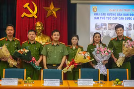 Giao lưu trực tuyến giải đáp, hướng dẫn bạn đọc An ninh Thủ đô làm thủ tục cấp Căn cước công dân gắn chip điện tử