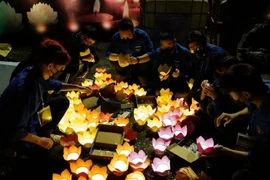 [Tin nhanh tối 19-11-2021] Việt Nam tổ chức lễ tưởng niệm đồng bào tử vong do Covid-19