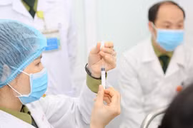 Bí thư Thành ủy Hà Nội: Bảo đảm vaccine phòng Covid-19 cho toàn bộ người dân Thủ đô 