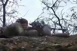 [ẢNH] Xuất hiện đội lính bắn tỉa bí ẩn trang bị toàn đồ NATO tại miền Đông Ukraine