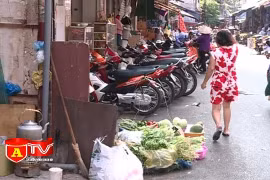 Lấn chiếm vỉa hè lòng đường - thói quen khó bỏ